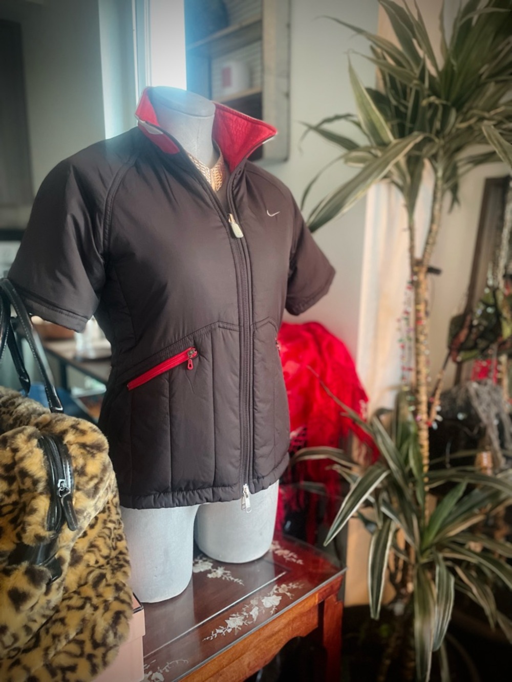 NIKE | M | Golf Swoosh Logo Graphic Zip Puffy Short Sleeve Jacket Vest Lot of 2